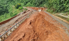Đường du lịch gần 30 tỷ ở Đắk Nông sạt lở như bị động đất